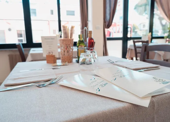 Отель Ristorante Elena 2*